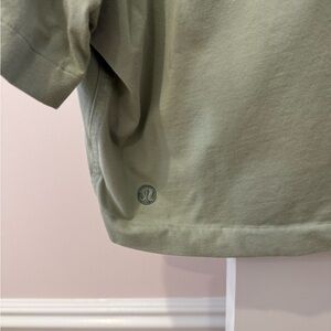 Lululemon Green Short sleeve Crop
“All Yours Organic Crop”